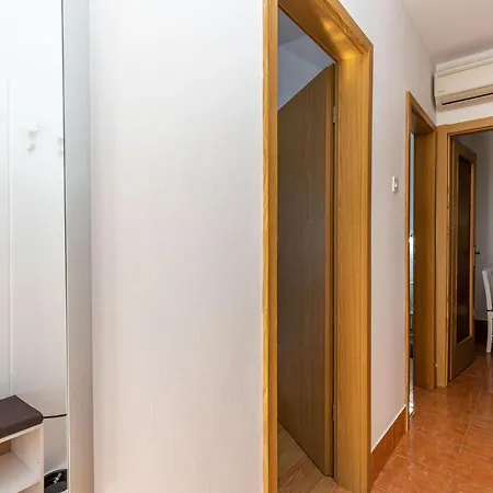 Amazing In With 1 Bedrooms And Wifi Kostrena